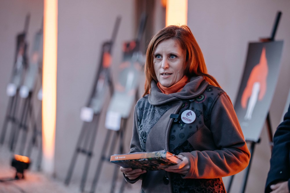 Violența împotriva femeilor este o problemă care privește întreaga comunitate